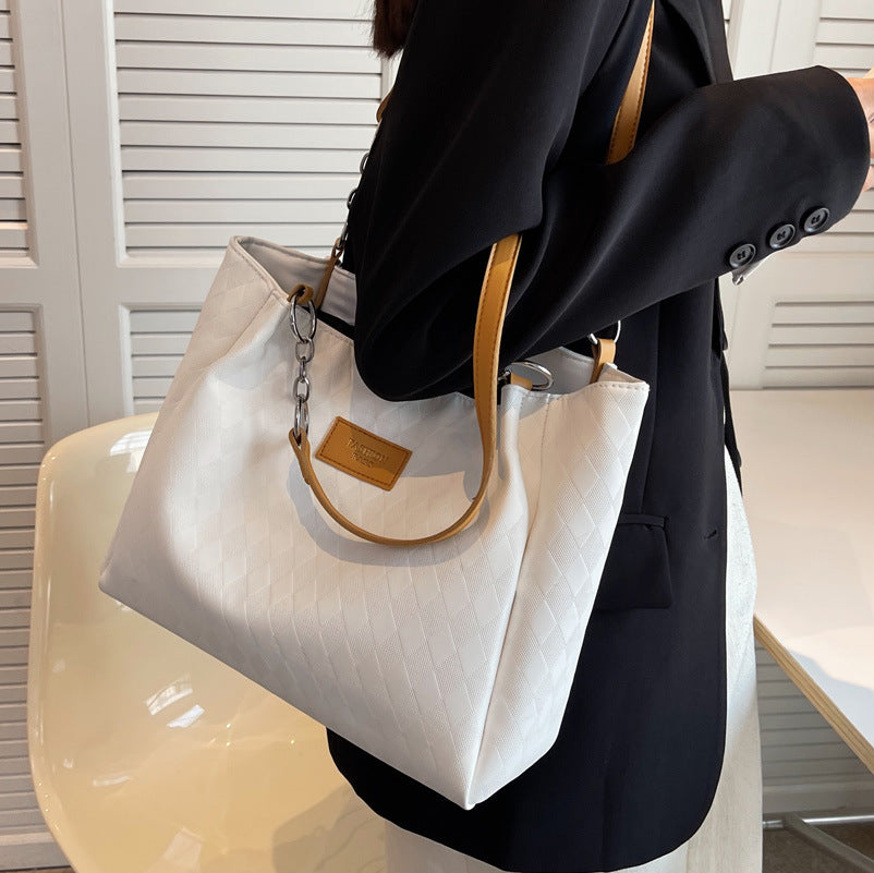 Ivory Élégance Structured Tote